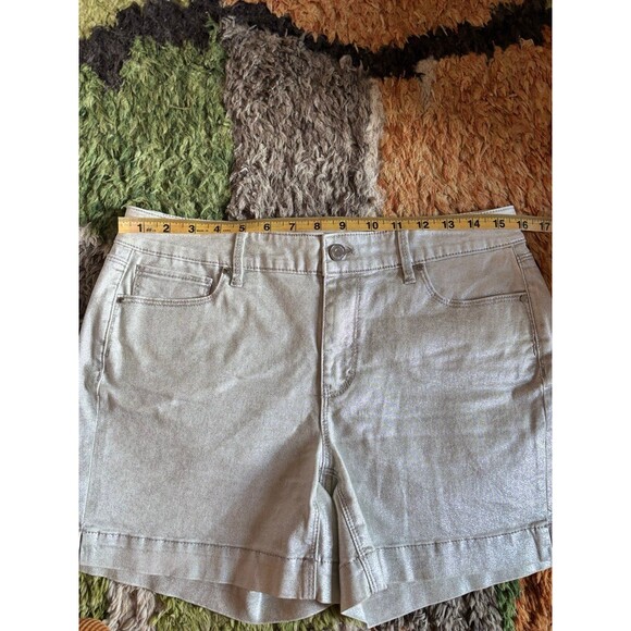 WHBM The 5” short - Picture 4 of 8